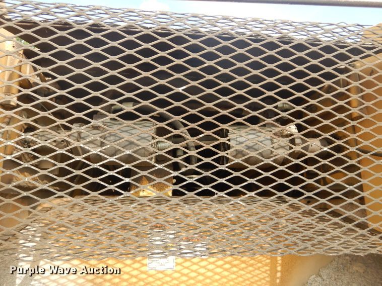 image for item DH4471 2001 Etnyre 2WD  chip spreader