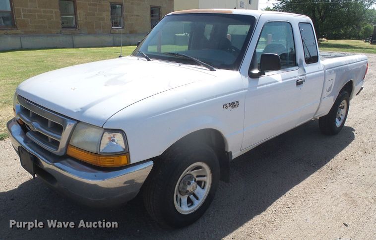 image for item DH4970 1999 Ford Ranger XLT  SuperCab pickup truck