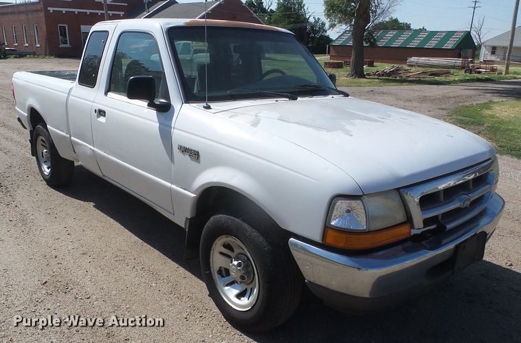 image for item DH4970 1999 Ford Ranger XLT  SuperCab pickup truck