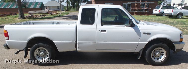 image for item DH4970 1999 Ford Ranger XLT  SuperCab pickup truck