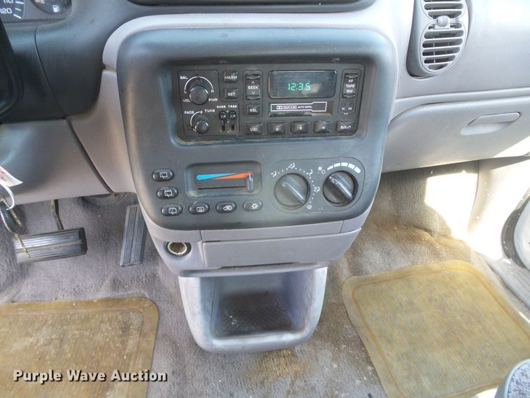 image for item DH4972 2000 Dodge Grand Caravan  van