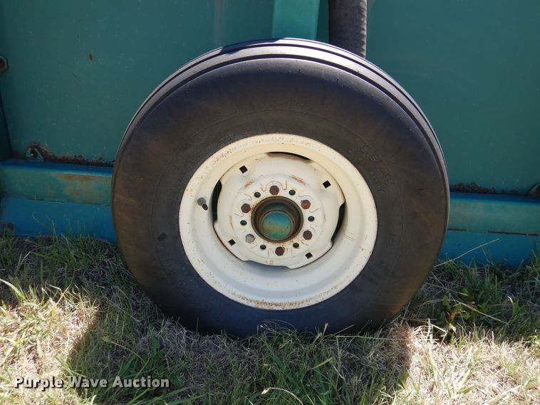 image for item DJ1001 2001 Aeromaster LO15B compost turner