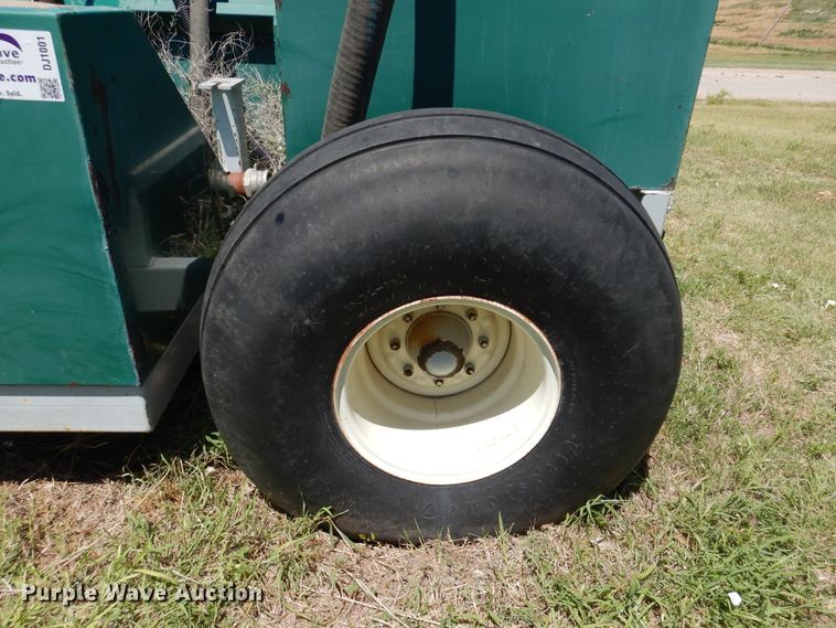 image for item DJ1001 2001 Aeromaster LO15B compost turner