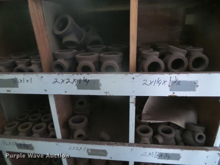 image for item EL9153 Steel and galvanized pipe fittings