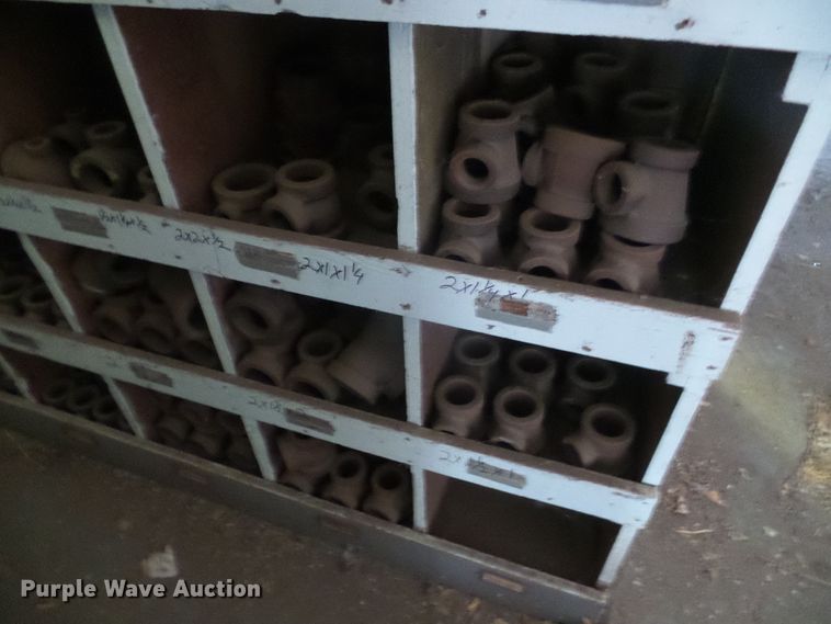image for item EL9153 Steel and galvanized pipe fittings