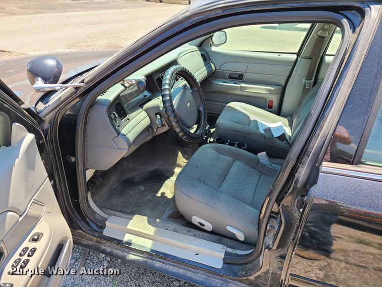 image for item FX9515 2005 Ford Crown Victoria Police Interceptor