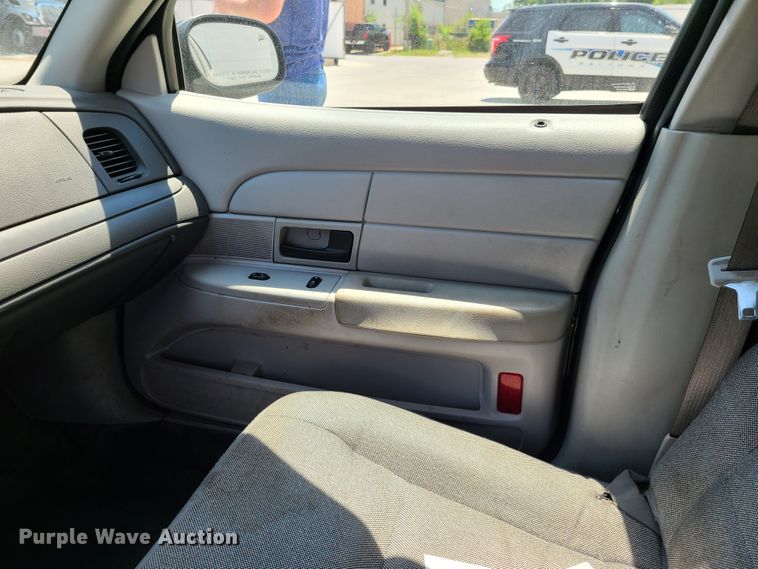 image for item FX9515 2005 Ford Crown Victoria Police Interceptor