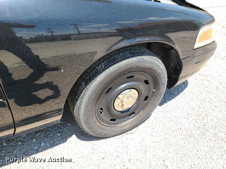 image for item FX9515 2005 Ford Crown Victoria Police Interceptor