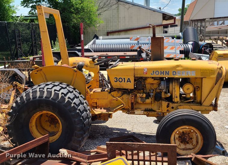 image for item FX9517 John Deere 301A  tractor