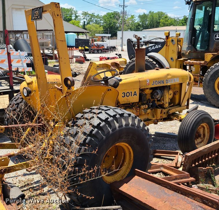 image for item FX9517 John Deere 301A  tractor