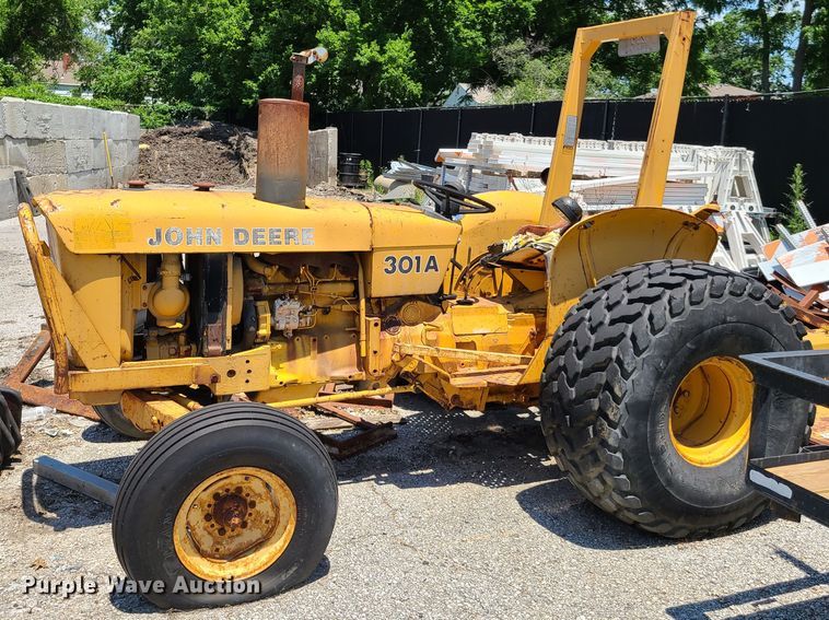 image for item FX9517 John Deere 301A  tractor