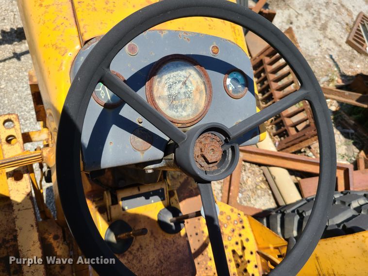 image for item FX9517 John Deere 301A  tractor