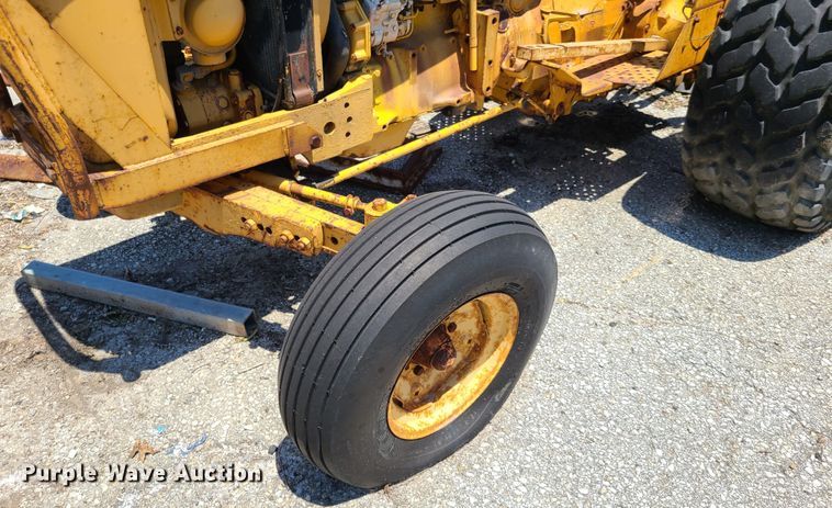 image for item FX9517 John Deere 301A  tractor