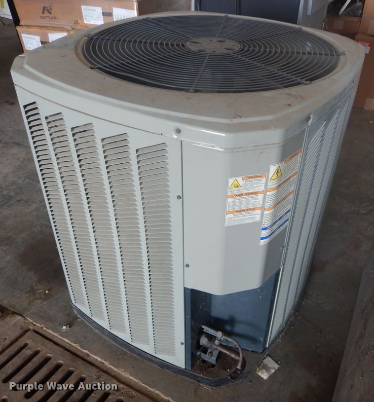 image for item FY9136 Trane 4TTB3060D1000AA AC unit