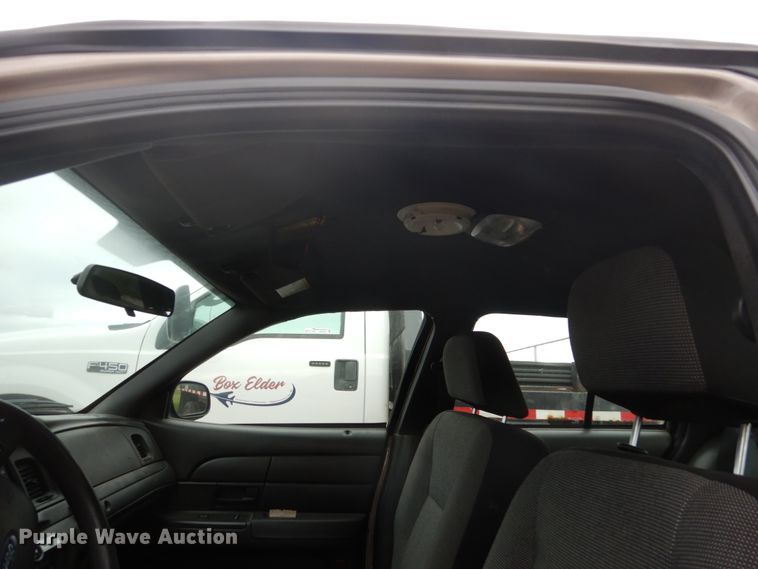 image for item GA9042 2007 Ford Crown Victoria Police Interceptor