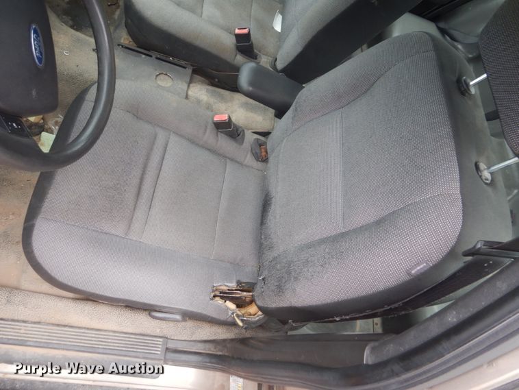 image for item GA9042 2007 Ford Crown Victoria Police Interceptor