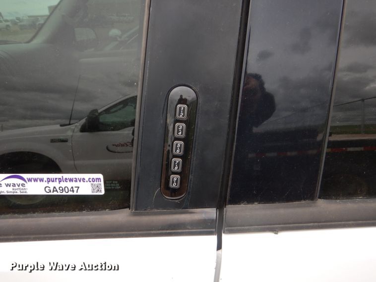 image for item GA9047 2003 Ford Explorer  SUV