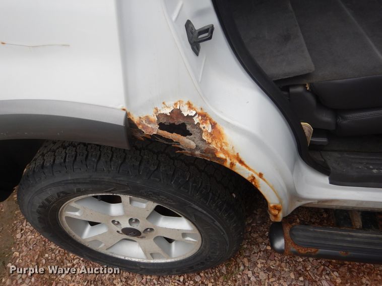 image for item GA9047 2003 Ford Explorer  SUV