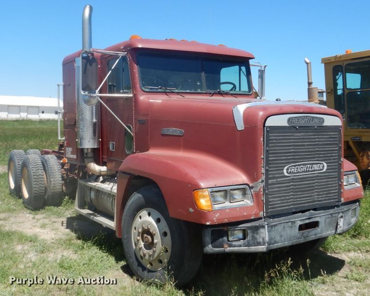 image for item GA9053 1989 Freightliner FLD  semi truck