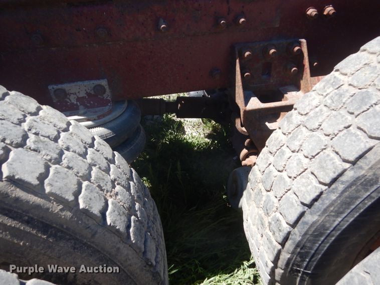 image for item GA9053 1989 Freightliner FLD  semi truck