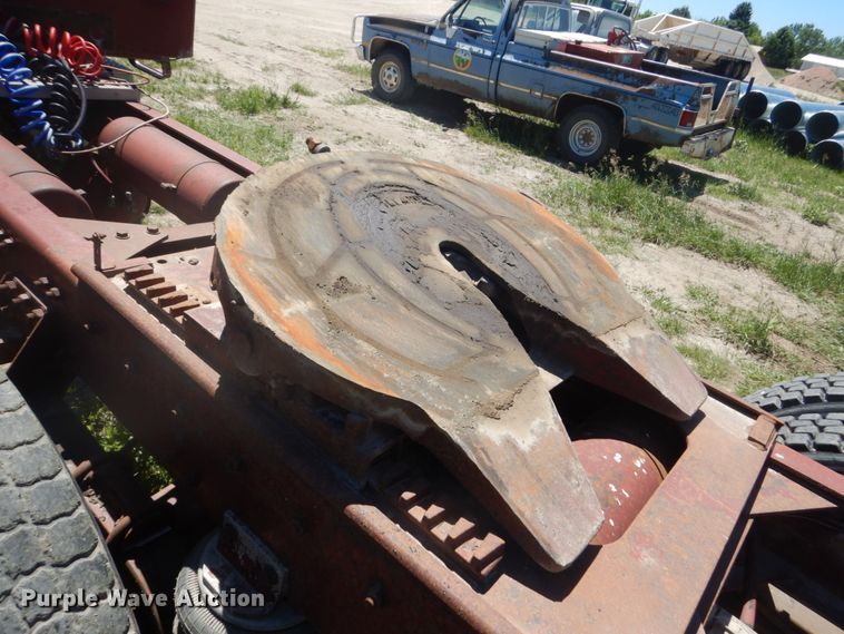 image for item GA9053 1989 Freightliner FLD  semi truck