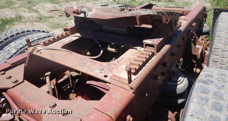 image for item GA9053 1989 Freightliner FLD  semi truck