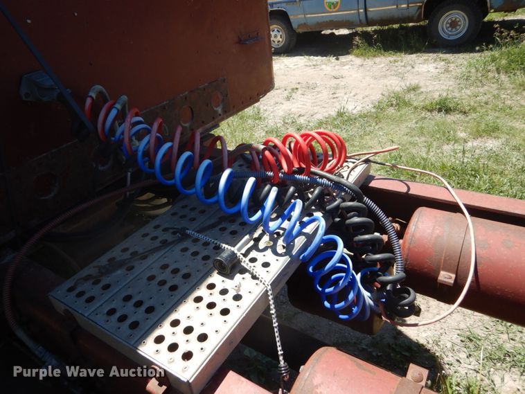 image for item GA9053 1989 Freightliner FLD  semi truck