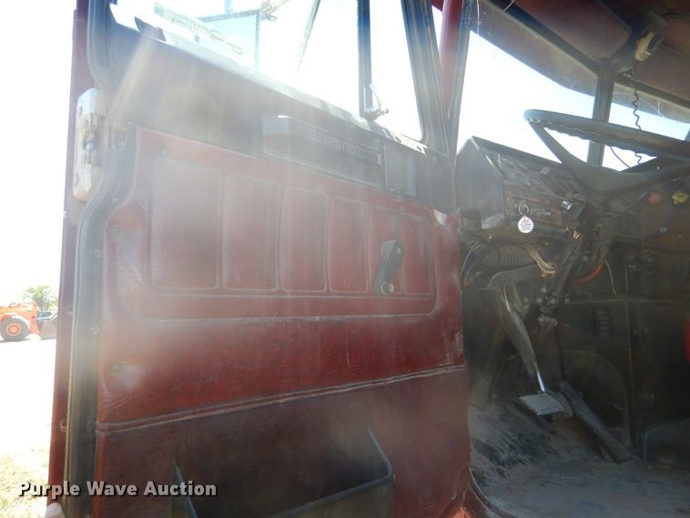 image for item GA9053 1989 Freightliner FLD  semi truck