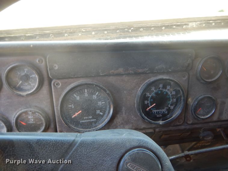 image for item GA9053 1989 Freightliner FLD  semi truck