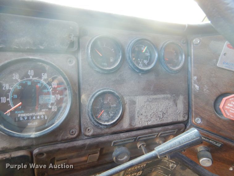 image for item GA9053 1989 Freightliner FLD  semi truck