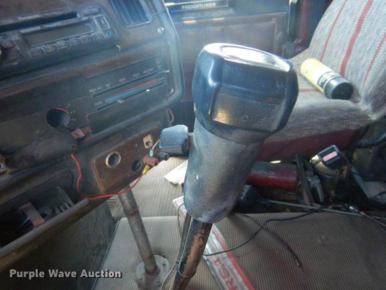 image for item GA9053 1989 Freightliner FLD  semi truck