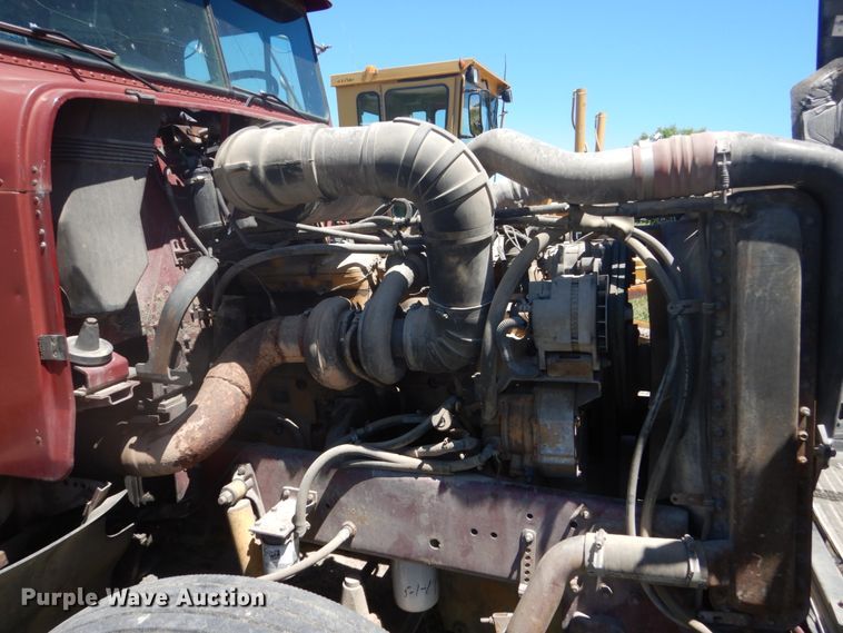 image for item GA9053 1989 Freightliner FLD  semi truck