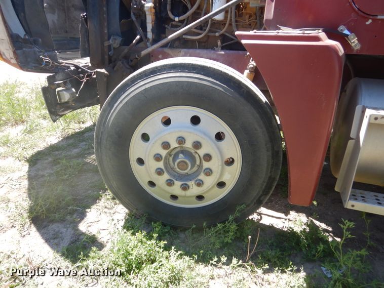 image for item GA9053 1989 Freightliner FLD  semi truck