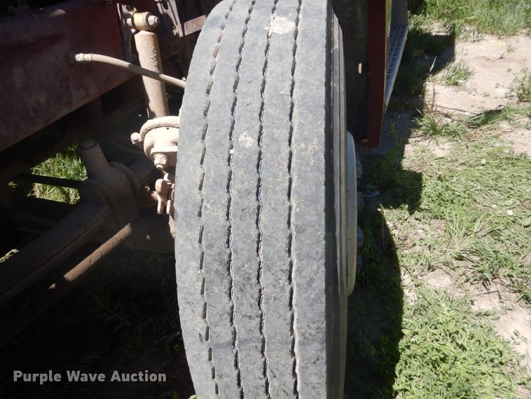 image for item GA9053 1989 Freightliner FLD  semi truck