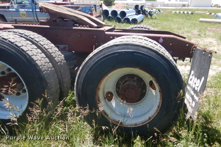 image for item GA9053 1989 Freightliner FLD  semi truck