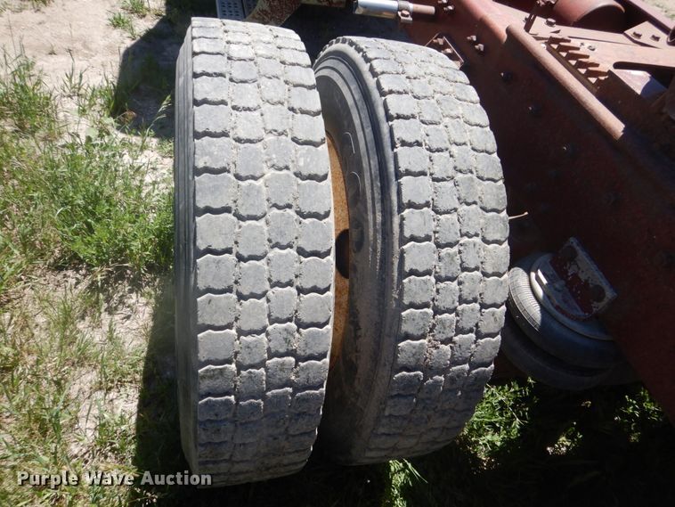 image for item GA9053 1989 Freightliner FLD  semi truck