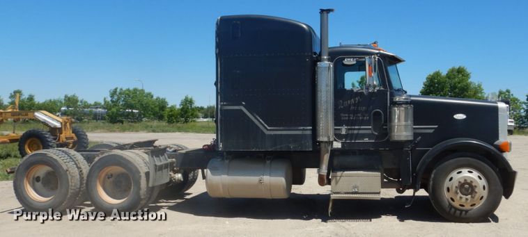 image for item GA9054 1994 Peterbilt 378  semi truck
