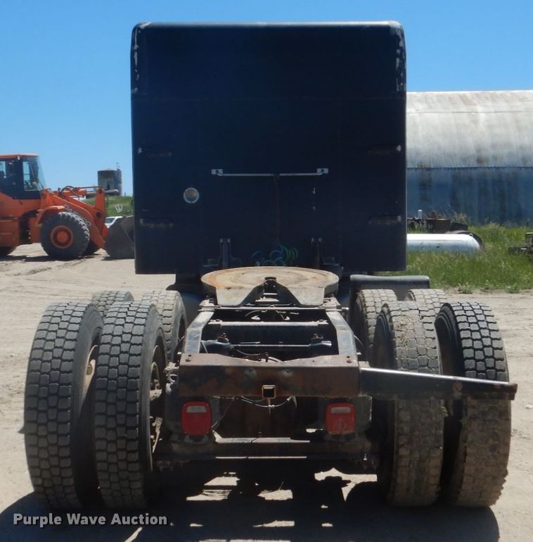 image for item GA9054 1994 Peterbilt 378  semi truck