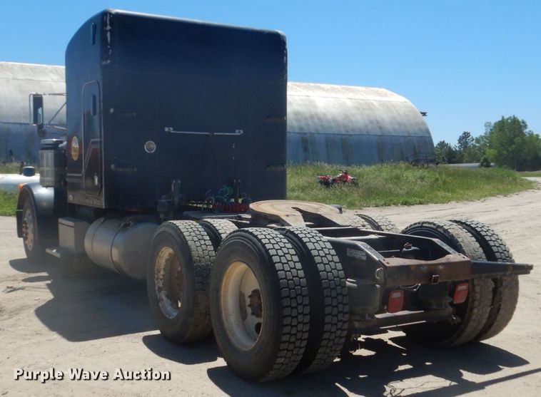 image for item GA9054 1994 Peterbilt 378  semi truck