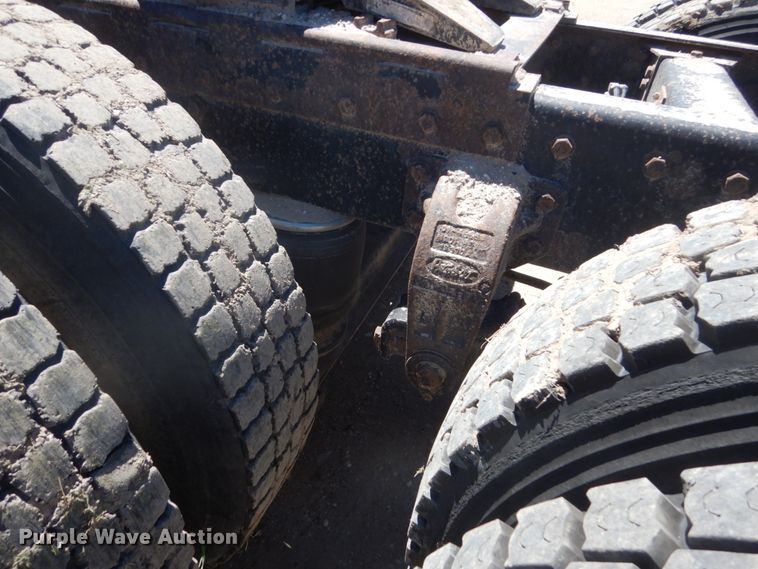 image for item GA9054 1994 Peterbilt 378  semi truck