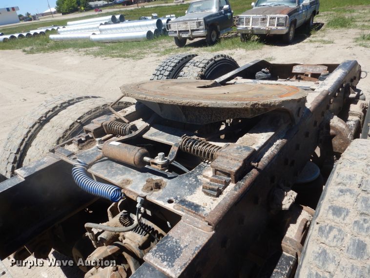 image for item GA9054 1994 Peterbilt 378  semi truck