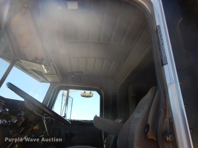 image for item GA9054 1994 Peterbilt 378  semi truck