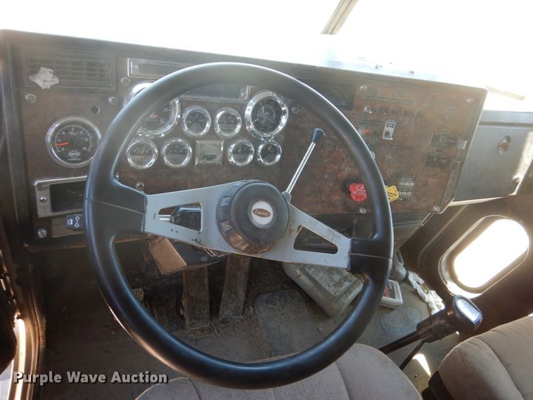 image for item GA9054 1994 Peterbilt 378  semi truck