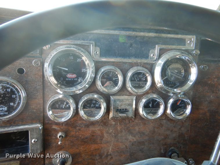 image for item GA9054 1994 Peterbilt 378  semi truck
