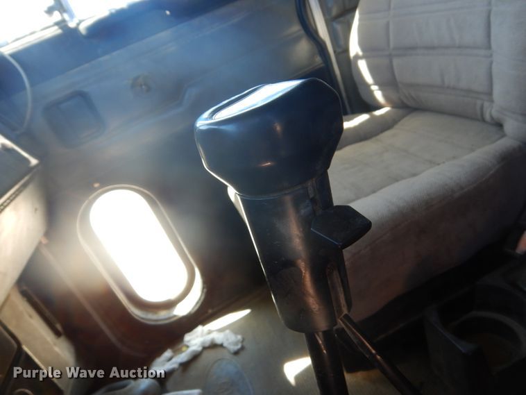 image for item GA9054 1994 Peterbilt 378  semi truck