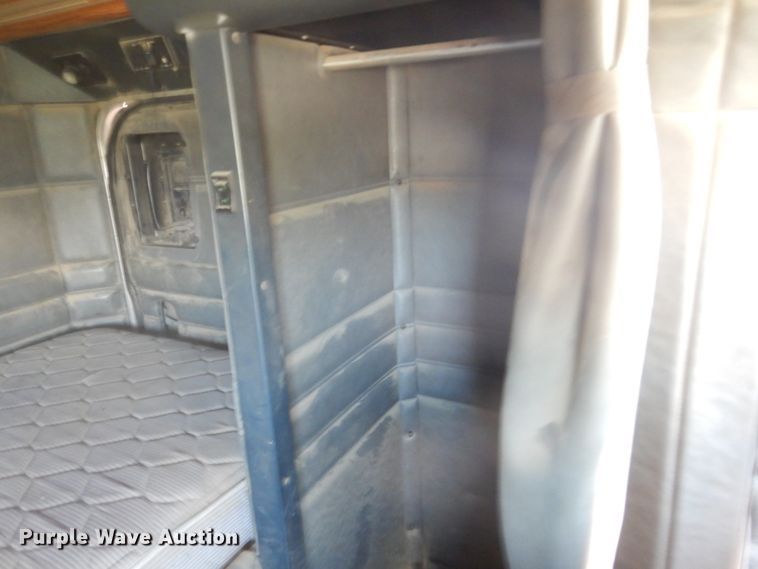 image for item GA9054 1994 Peterbilt 378  semi truck