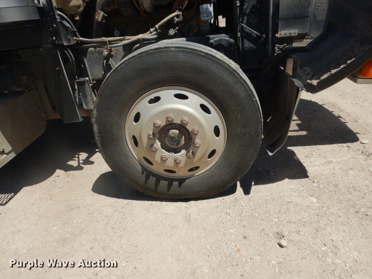 image for item GA9054 1994 Peterbilt 378  semi truck