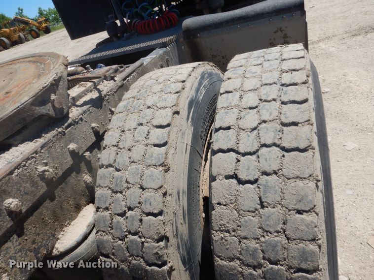 image for item GA9054 1994 Peterbilt 378  semi truck