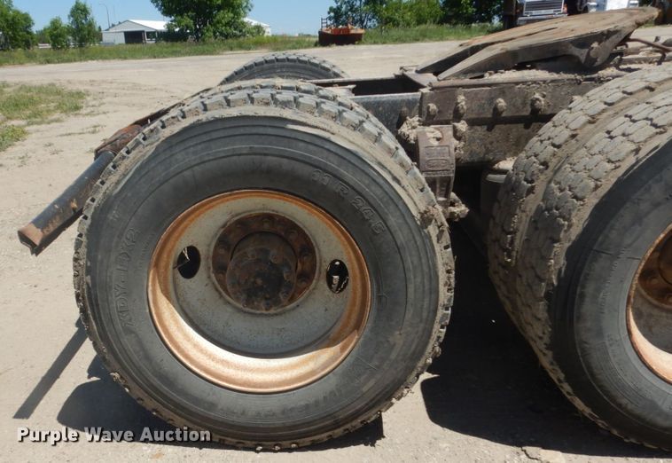 image for item GA9054 1994 Peterbilt 378  semi truck