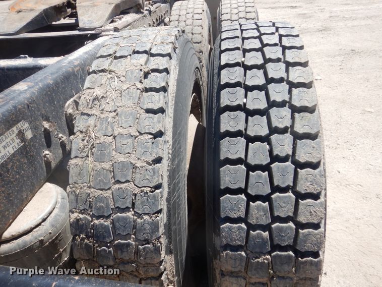 image for item GA9054 1994 Peterbilt 378  semi truck